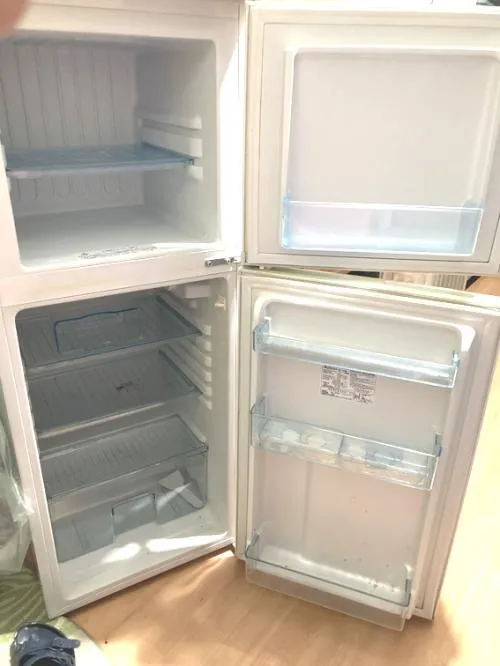 小型冷蔵庫２０１７年式１３８Ｌノンフロン
