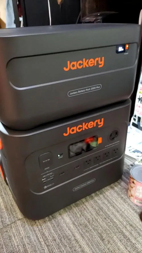 jackery  ジャクリ　2000PLUS　と　拡張バッテリーセット　 即決の方のみ！