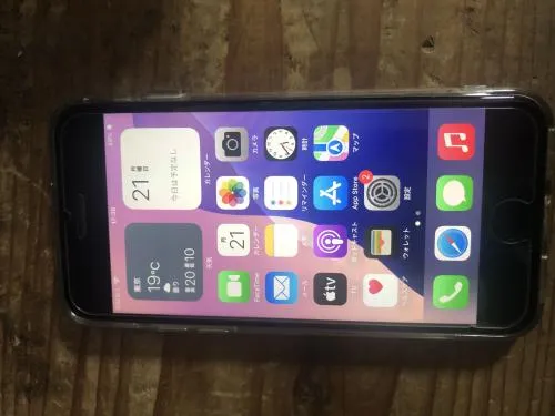 【中古】SIMフリーiPhoneSE2(128GB・白)