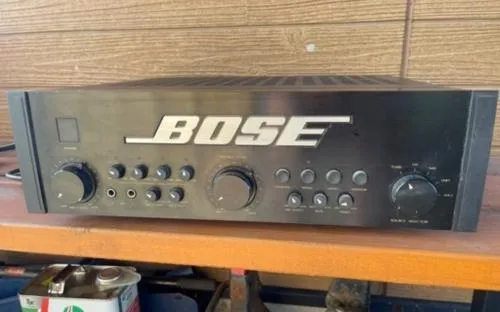 BOSEの4チャンネルプリメインアンプ