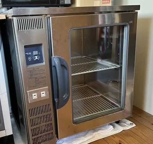 コールドテーブル