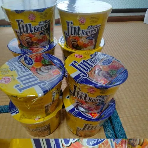 インスタントラーメン　8個