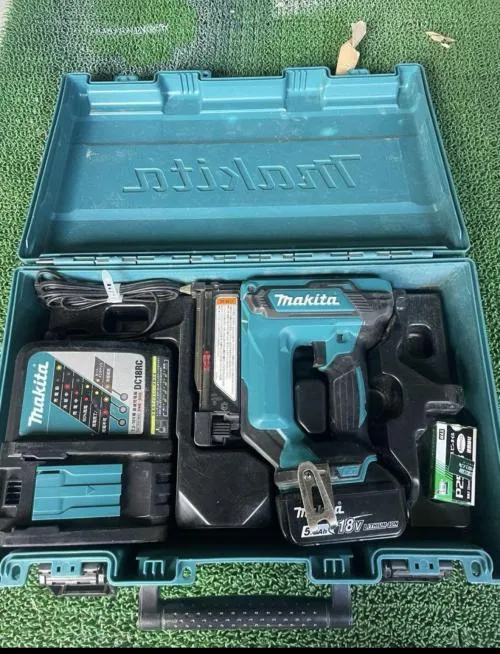マキタピンタッカーPT353D １８V