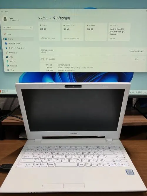 ジャンクノートPCです （液晶不良）